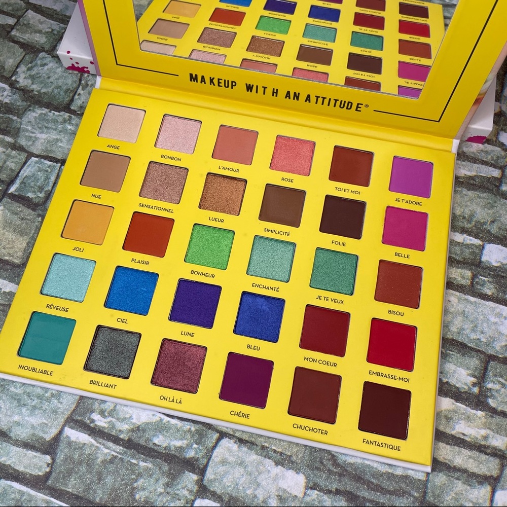 C’EST FANTASTIQUE Eyeshadow Palette
